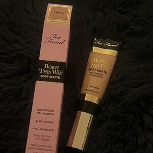 Too Faced BORN THIS WAY SOFT MATTE OIL CONTROL FOUNDATION - Vanilla